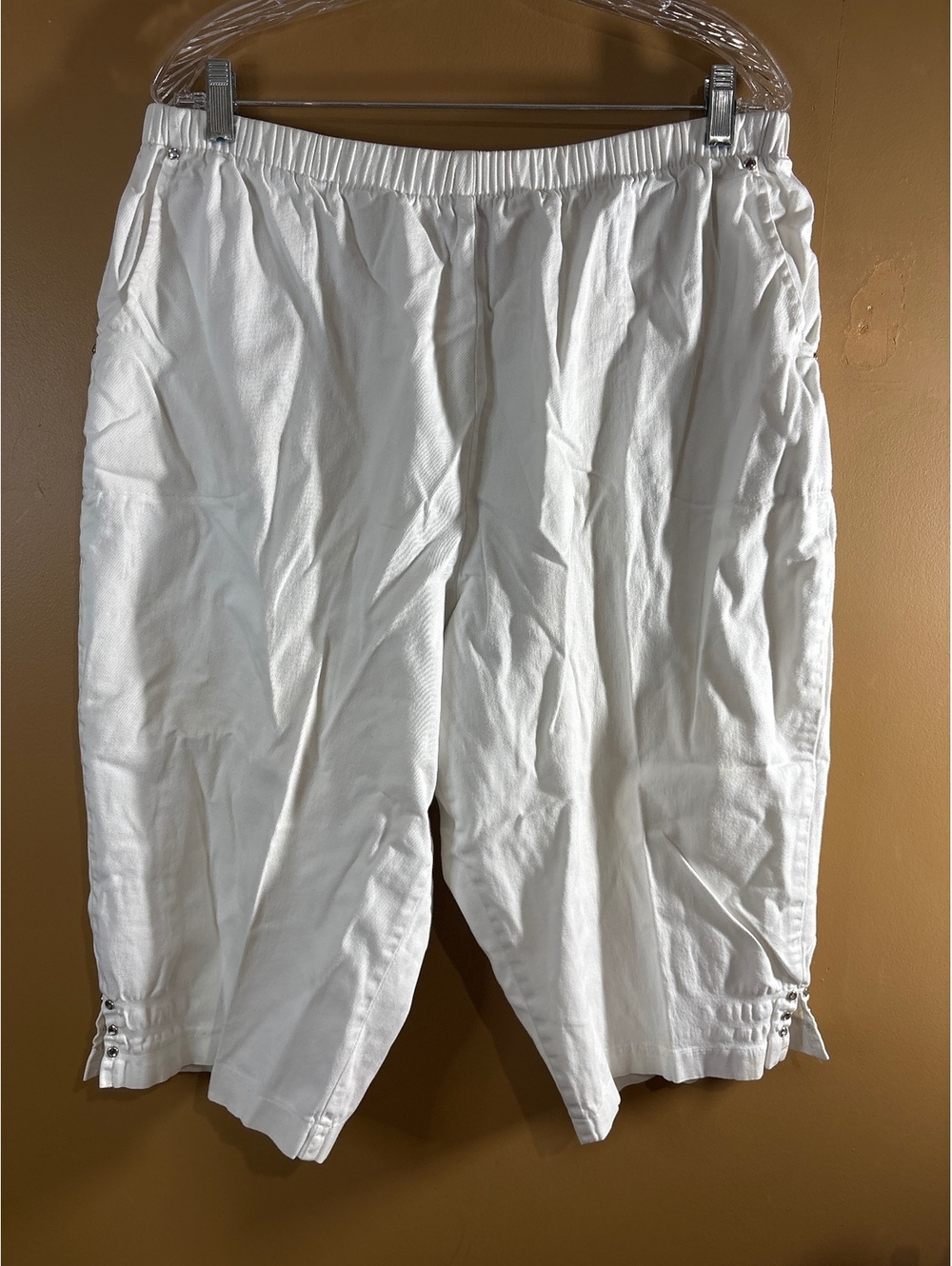 HC1257 Rocker Factory Women's White Capri Pants XL